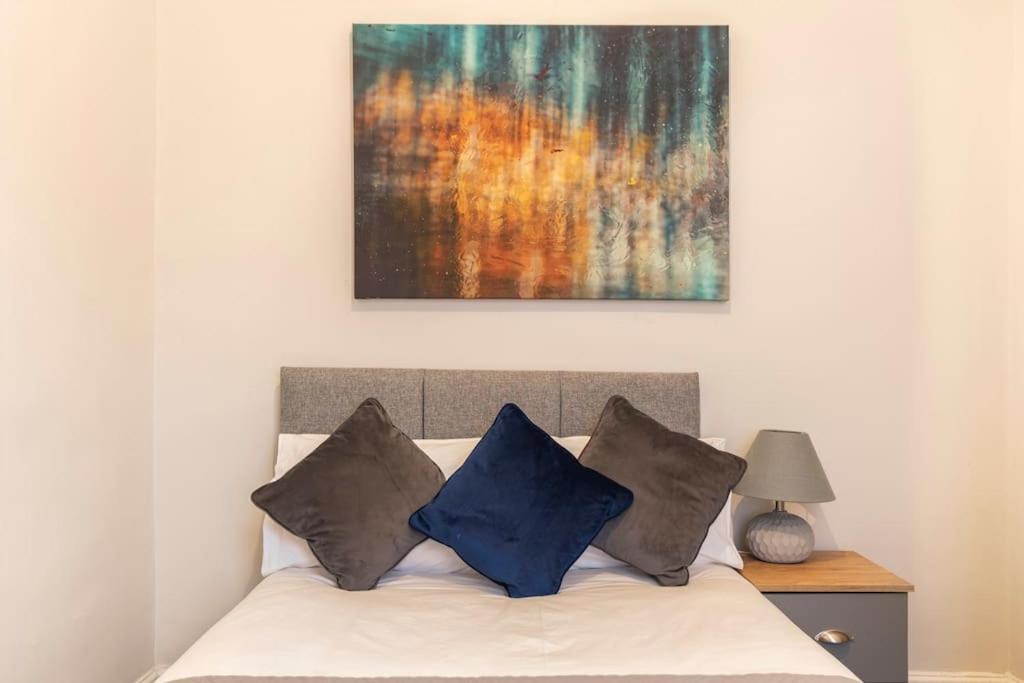3-Bedroom Home In Liverpool L15 With Free Parking エクステリア 写真