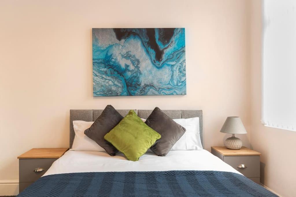 3-Bedroom Home In Liverpool L15 With Free Parking エクステリア 写真